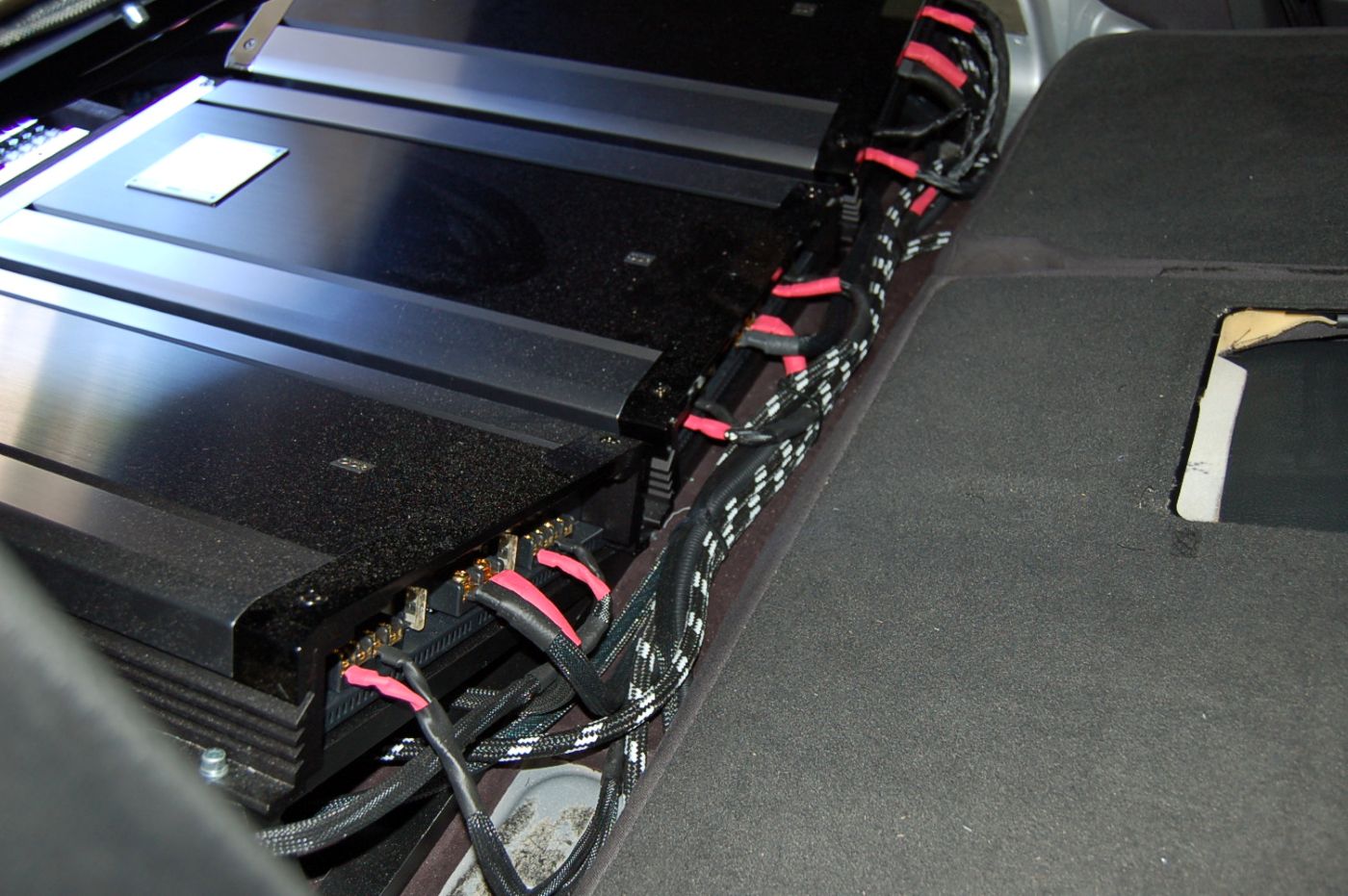 Audi A4 B7 Carhifi Kofferraum ODR Verstaerker